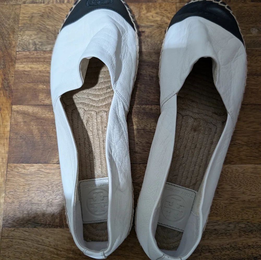 Tory Burch ColorBlock White & Black Cap Toe Nappa Leather‎ Espadrille Flats 10